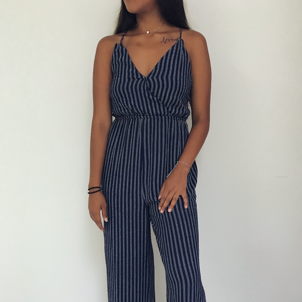 🆕 Davina - Navy Blue Striped Jumpsuit - Picture 2 of 6